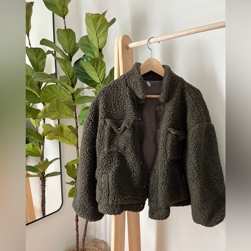 Urban Outfitters Sherpa bomber oversized millennial spring jacket large